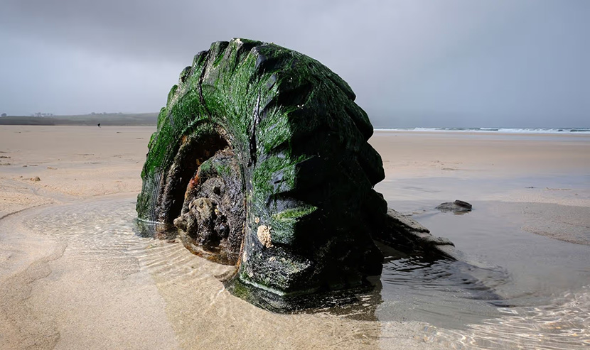 Land Rover enterrado