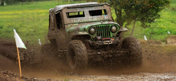 Trilha e Jeep Cross
